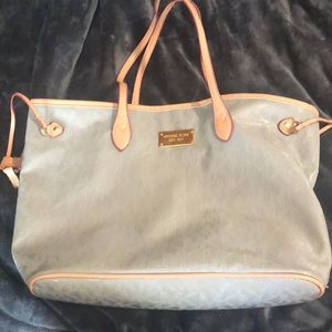 Michael kors purse